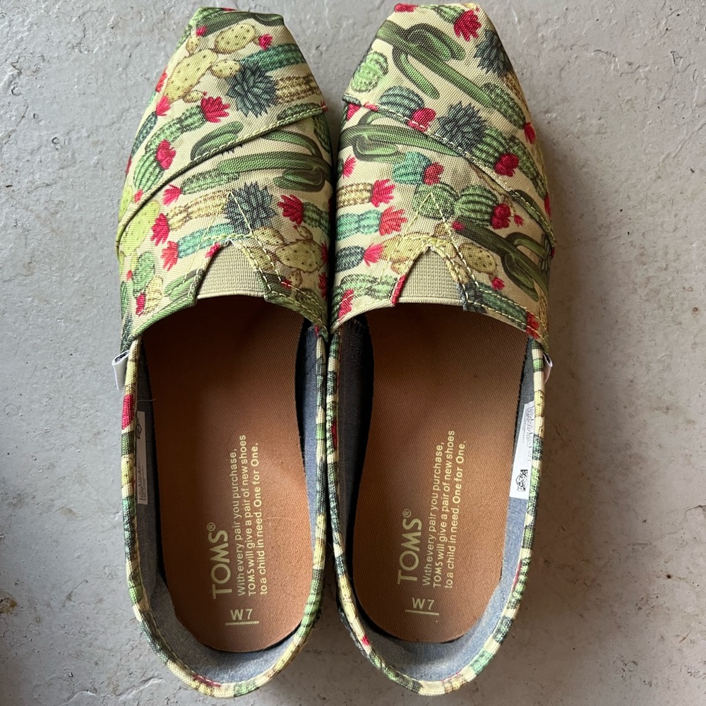 Toms Canvas Cactus Green Size 7